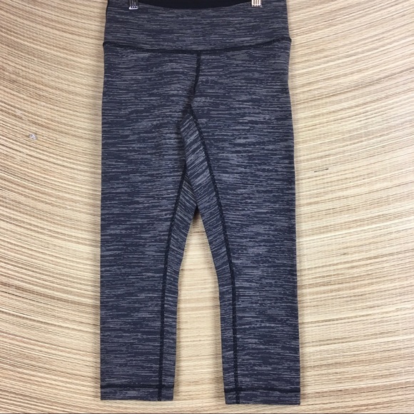 Lululemon Wunder Under midrise crop EUC Heather black Size 4 - Picture 5 of 11
